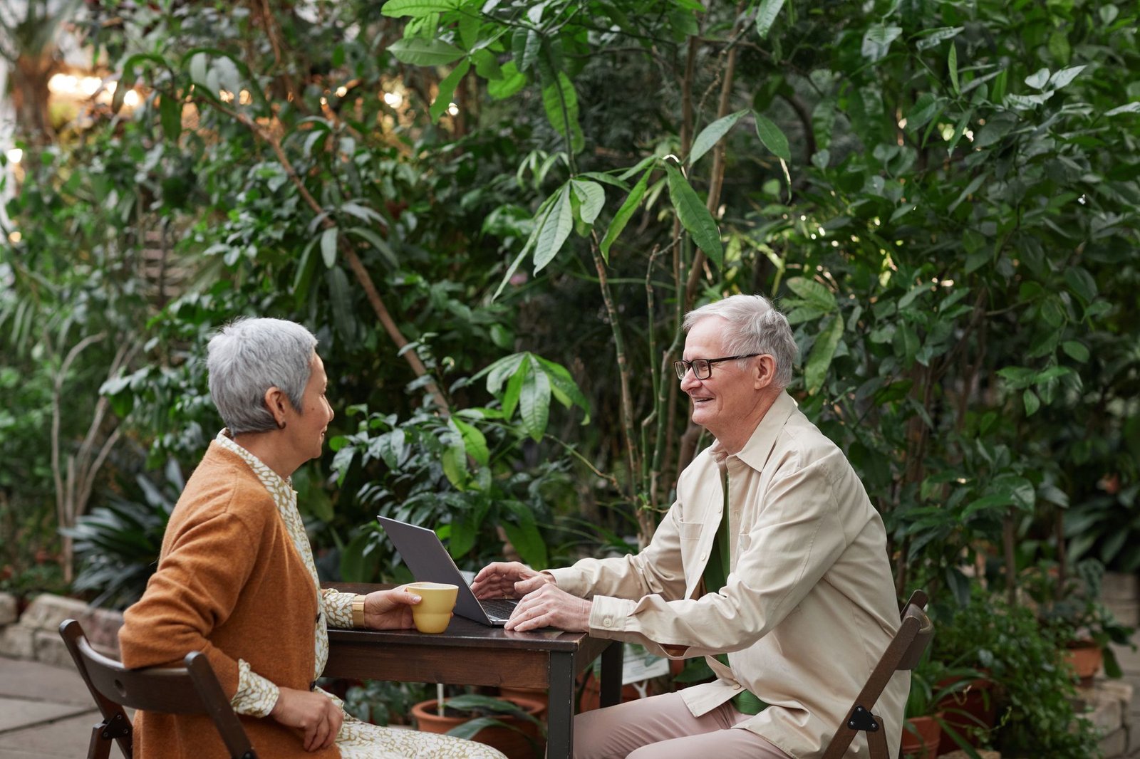 How Senior Living Communities Can Help Residents Avoid Online Scams